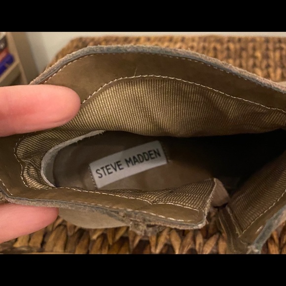 Like new! I’ve only worn these boots one time. - Picture 4 of 6